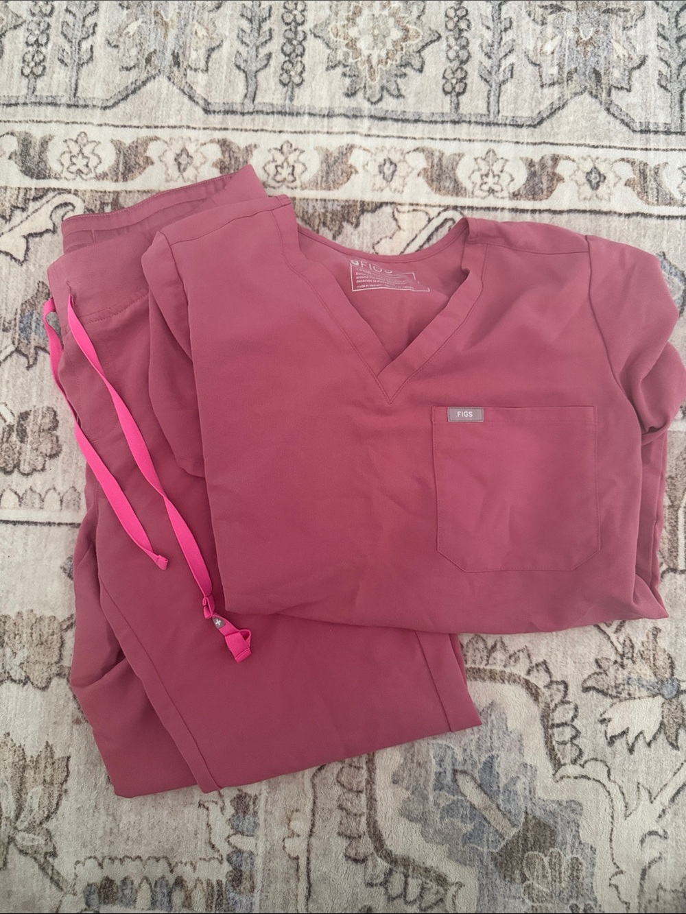 Figs Women's Rose-Mauve Scrub Top & Jogger Set